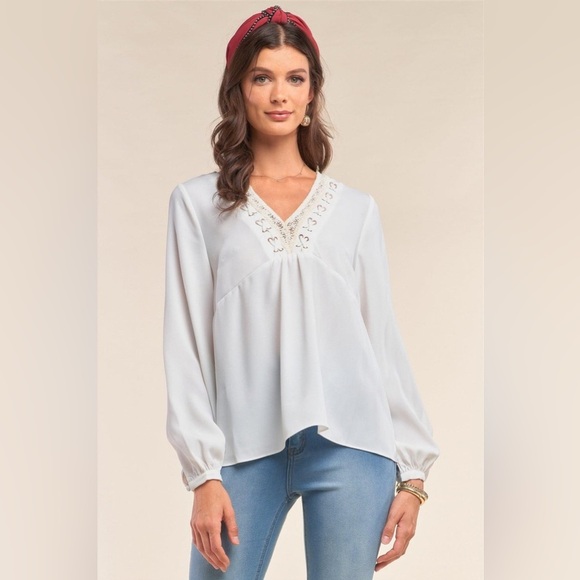 NWT-Long Sleeve Relaxed Fit Criss-Cross Lace Up Crochet V-Neck Detail Blouse - Picture 1 of 6